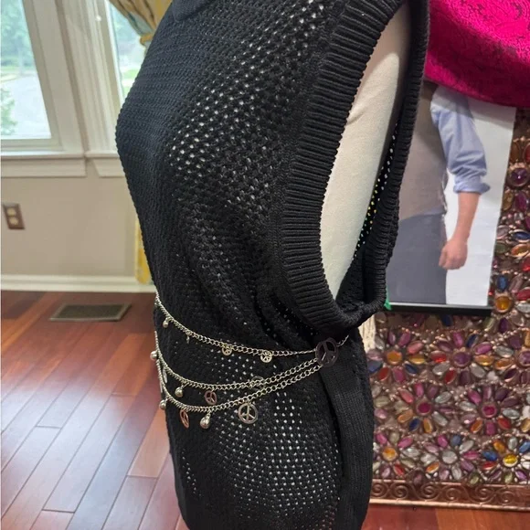 Black Knit fish net Large, tags attached, can be worn as a dress - Picture 6 of 7